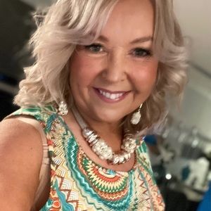 Meet your Posher, Miriam